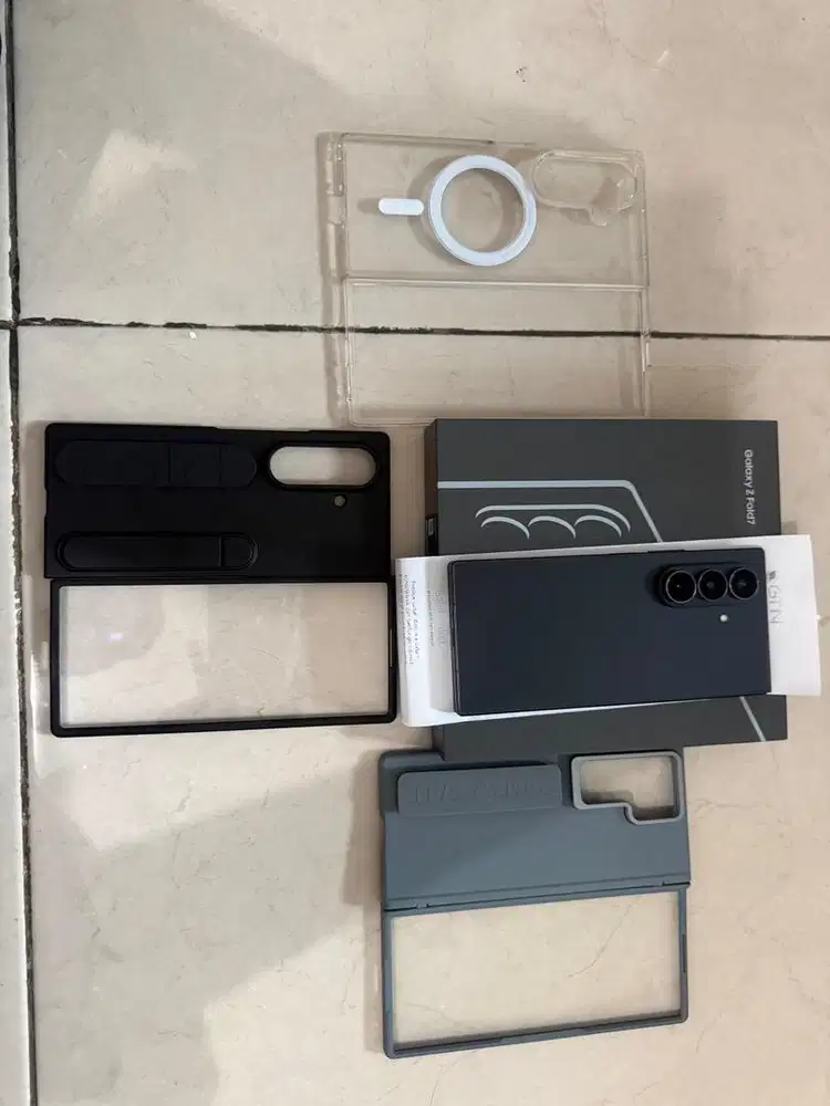 Samsung Z Fold 7 256/12 hitam mulus baru 1 bulan