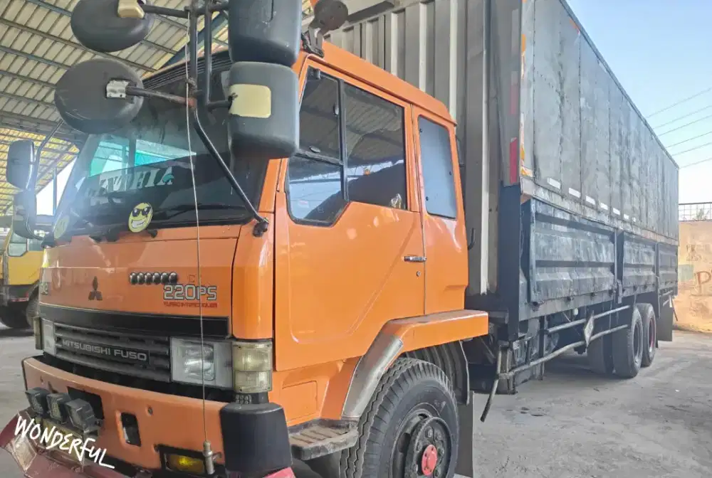 Mitsubishi Fuso 220PS Tronton 6×2 Wingbox 9.7mtr Bio Solar Hino GIGa