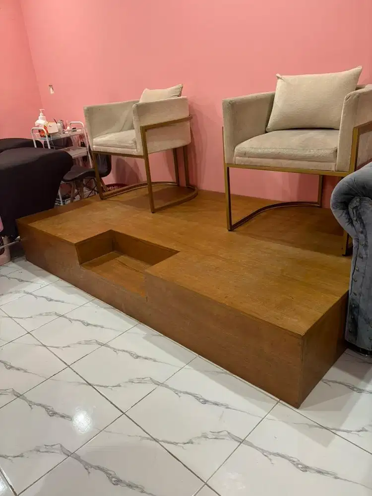 Ambalan pedicure & tempat tidur eyelash