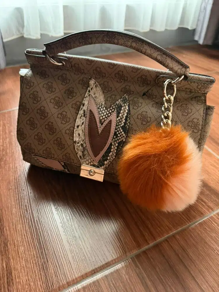 Dijual tas Guess jinjing & slempang