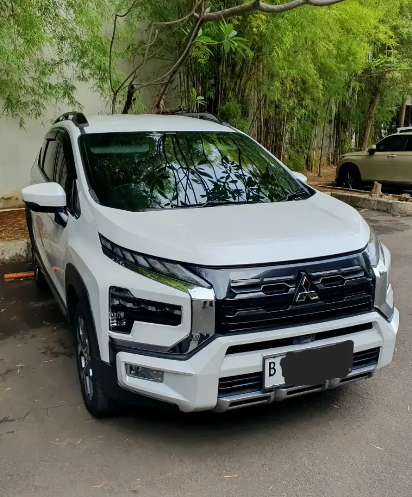 Facelift model mitsubishi xpander cross premium AT 2023