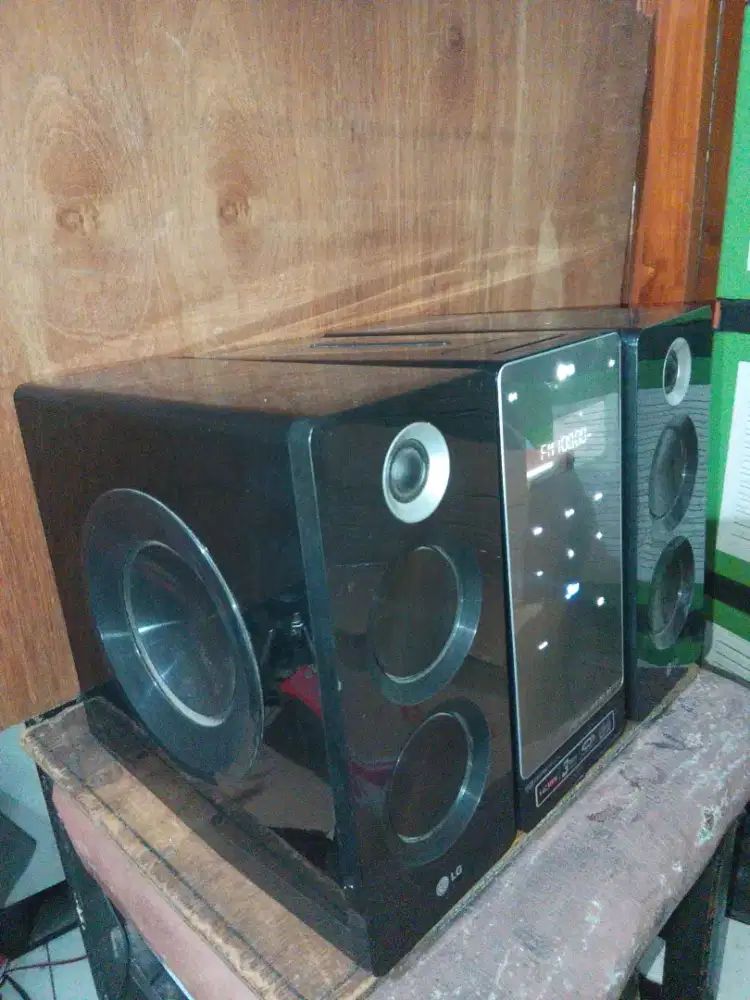 Full set LG Micro Hi-fi USB, full ori, remote, utuh, like new