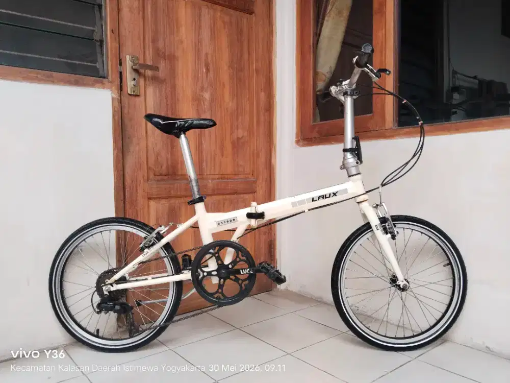 Sepeda lipat Laux escape