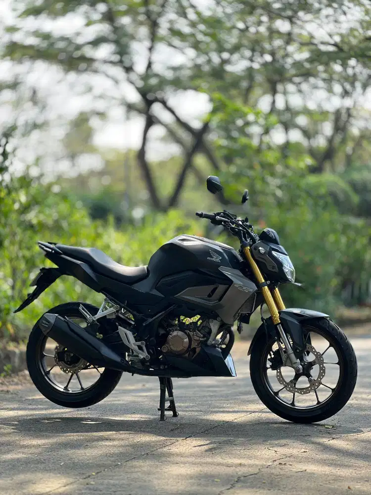 HONDA NEW CB150R HITAM 2023 LOW KM PAJAK ON SIAP GASPOL