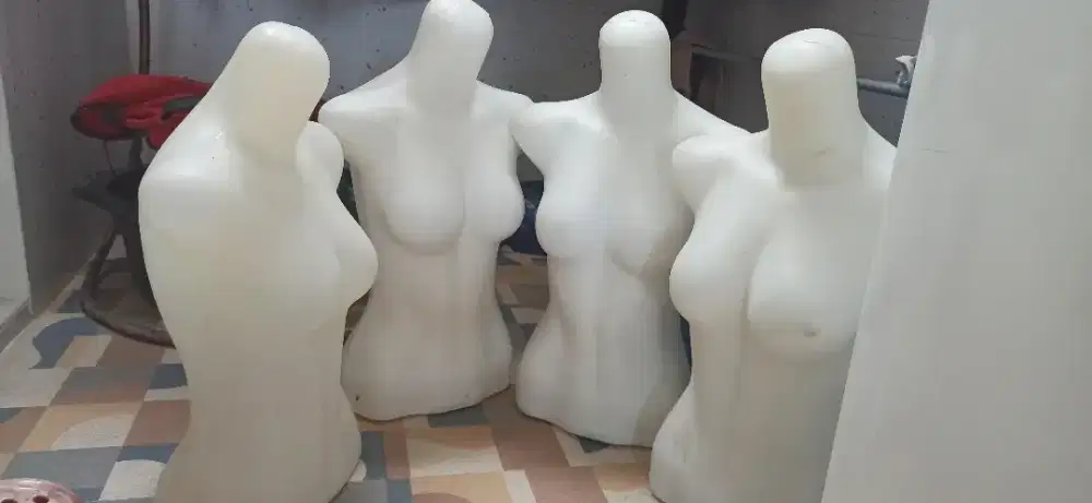 Patung plastic atasan cewek