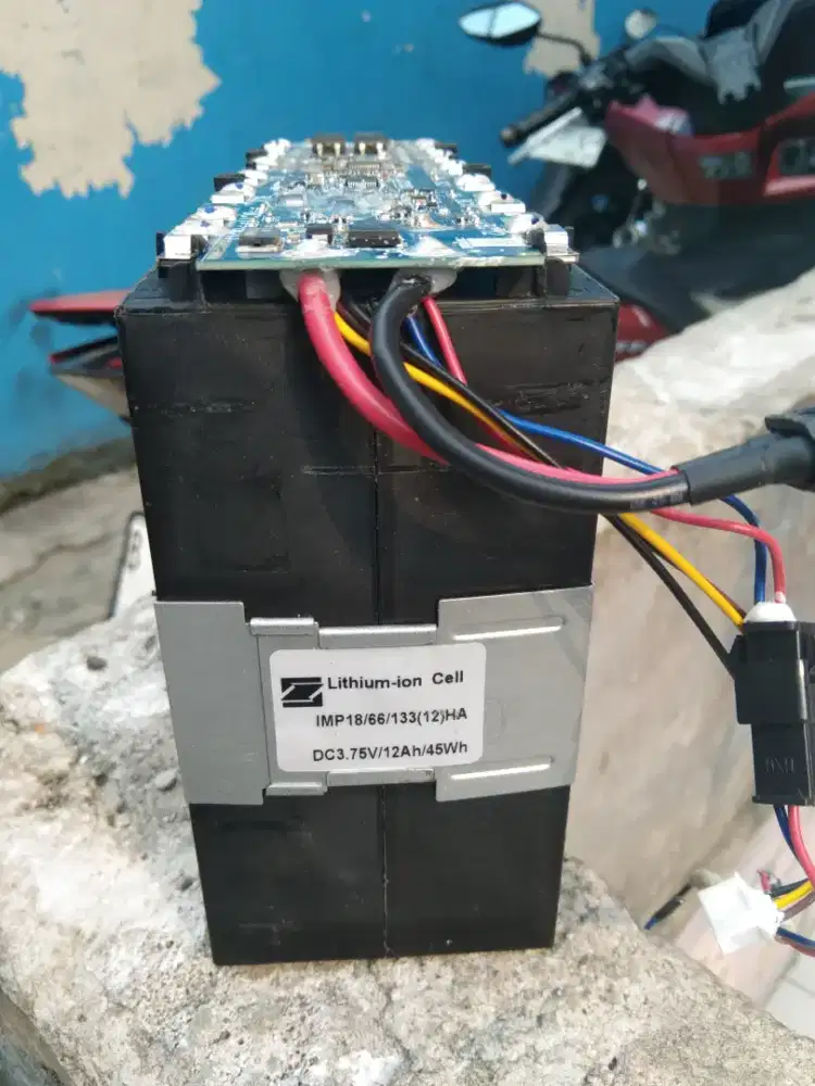 Battery lithium-ion