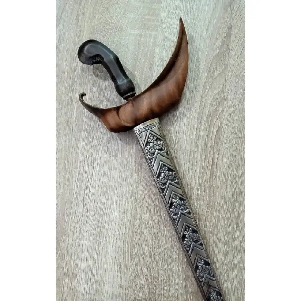 Keris sepuh Sempana pamor Mrambut warangka Ladrang