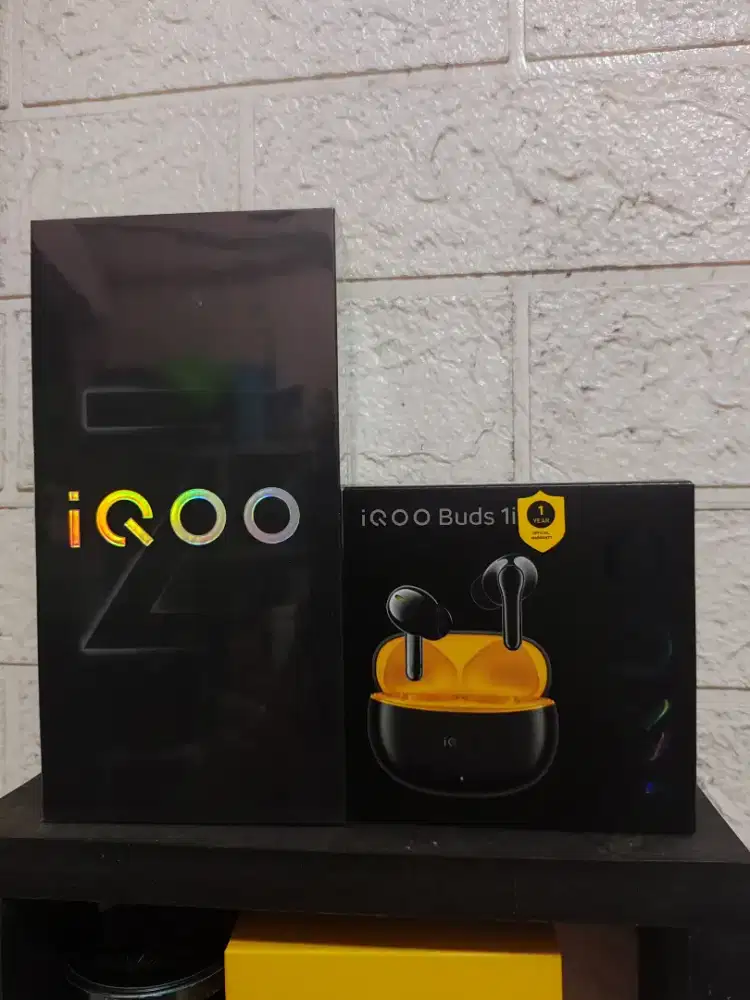 IQQO Z11 5G 8/256 9020mah baterai GARANSI RESMI FREE TWS