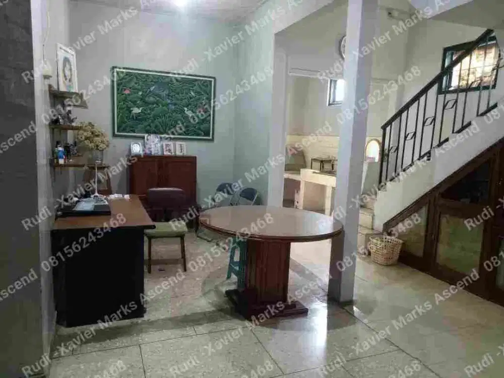 JUAL RUMAH CANTIK TENGAH KOTA