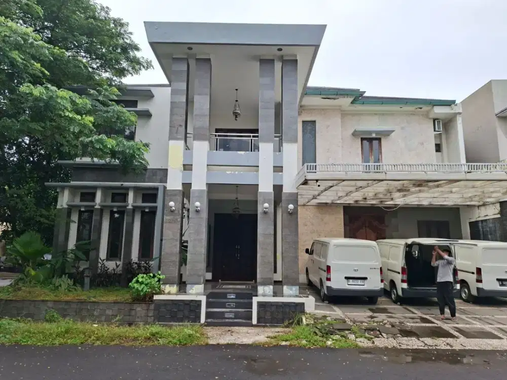 Rumah Mewah 2 Lantai Hook Taman Cipto