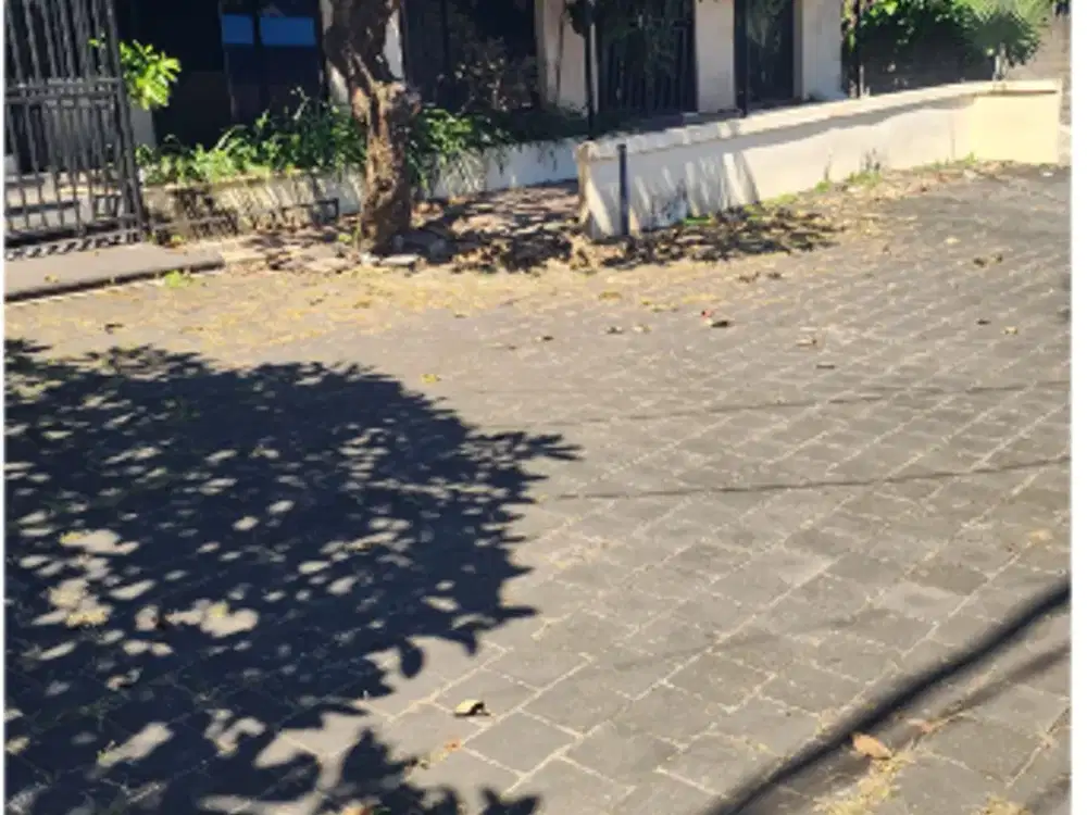 Bangunan 10 Are di Denpasar Barat