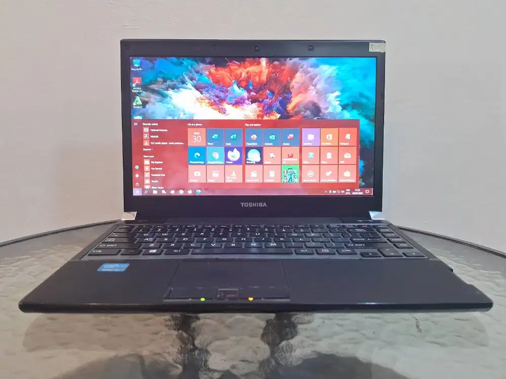TOSHIBA Core i5 2.70GHz Win ORI SSD ReadyUp Laptop Slim Ringan Ngebut