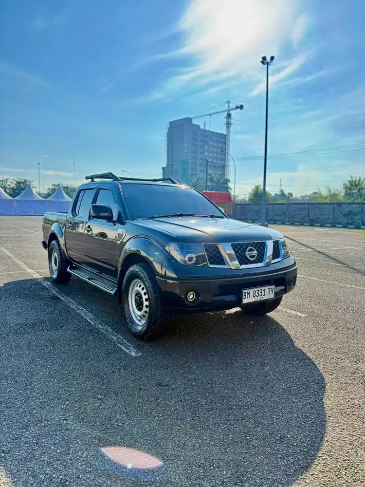 Nissan Navara solar diesel 4x4 double cabin manual