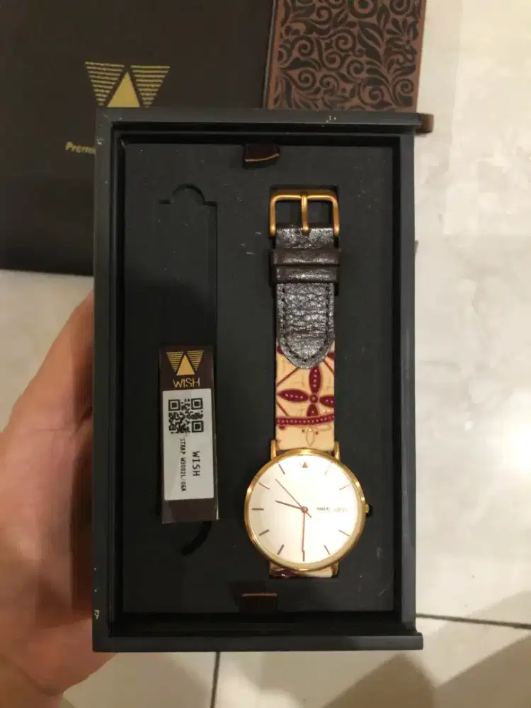 Jam Batik Antik Unisex, Bonus strap