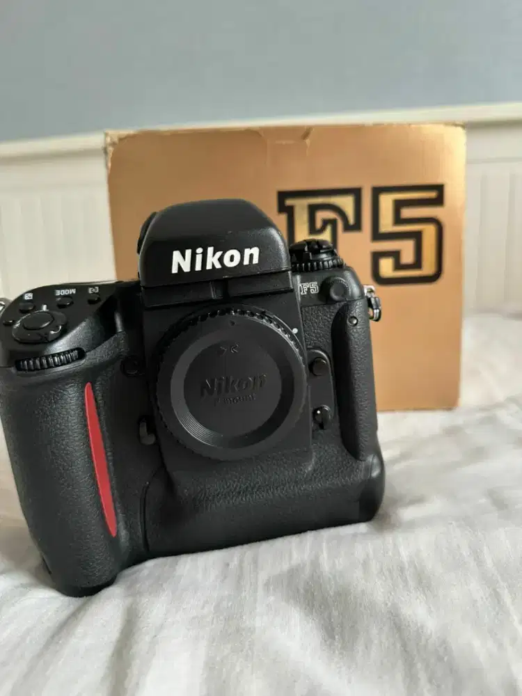 Nikon F5 with box, excellent condition