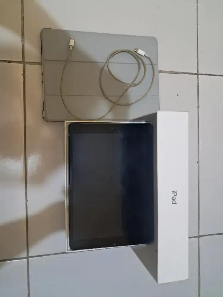 iPad 8th Generation 128GB WiFi – Fullset, Mulus, Siap Pakai!