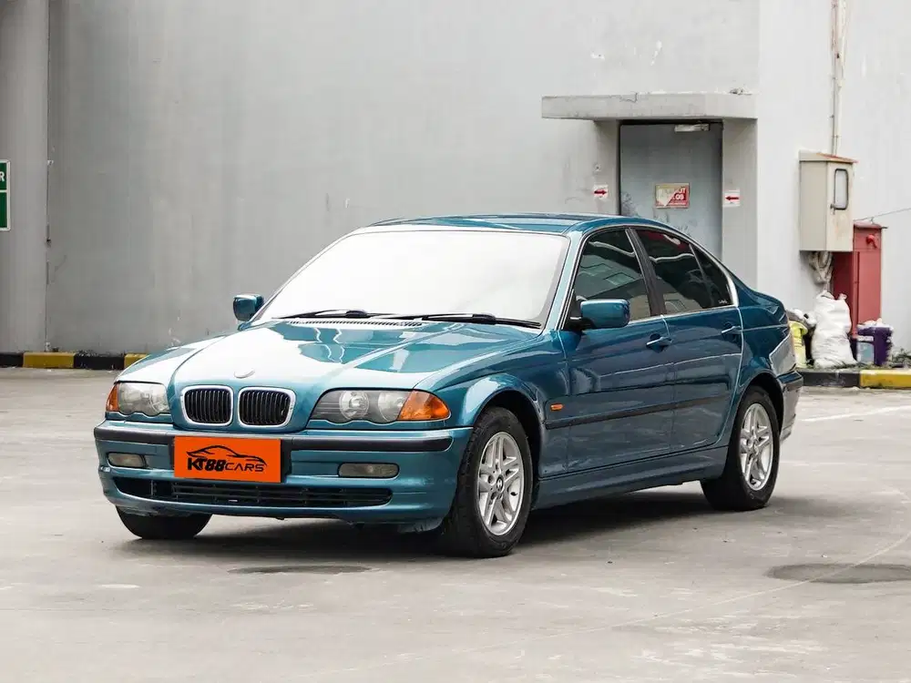 BMW E46 2000 AT Biru