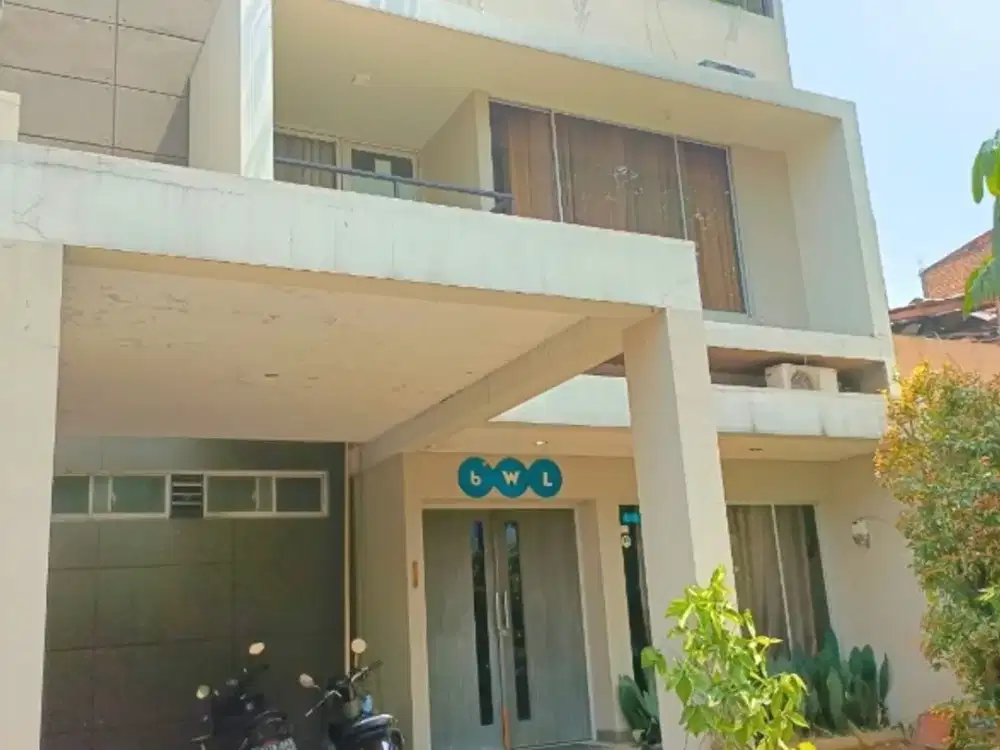 Rumah 3 Lantai Rapih Siap Huni Di Raffles Hills Cibubur