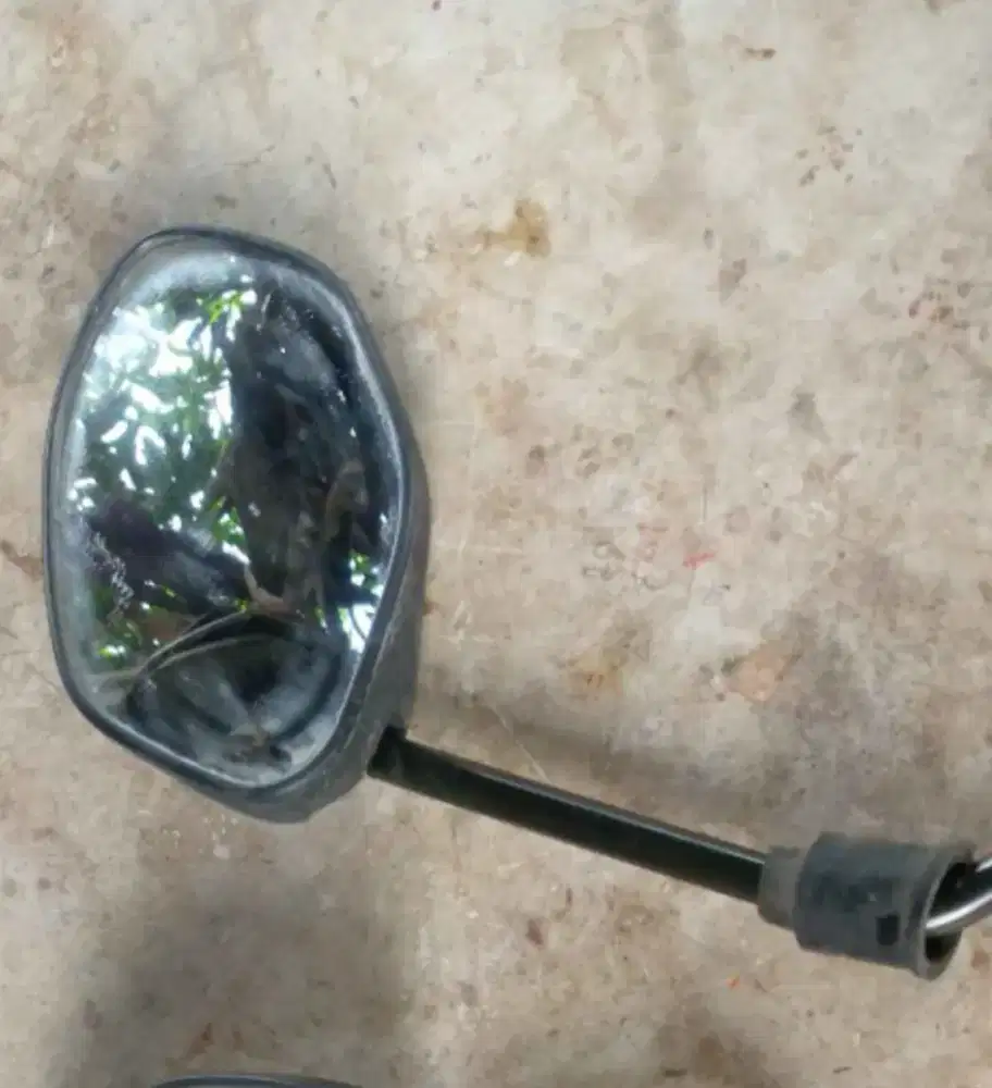 Kaca Spion Kanan Beat Original