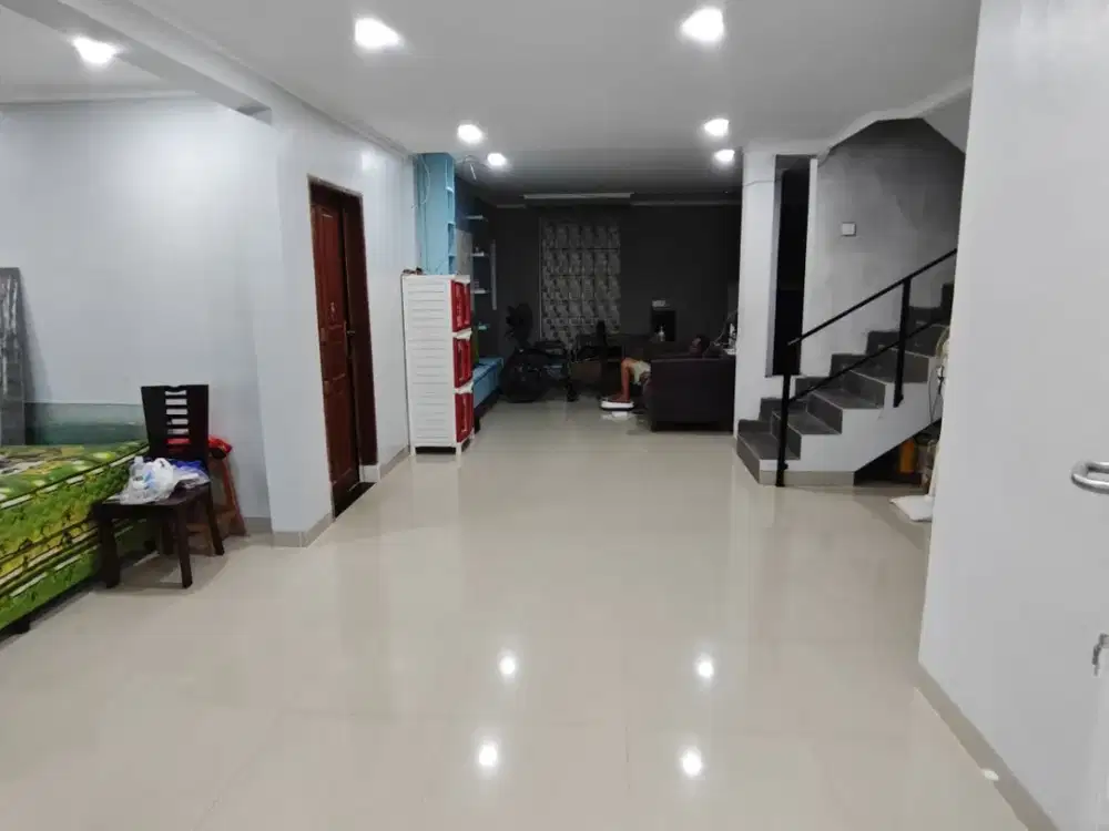 Rumah Siap Huni di Harapan Indah Bekasi - LT 135 m², LB 270 m², SHM Harga Rp 1,3 M