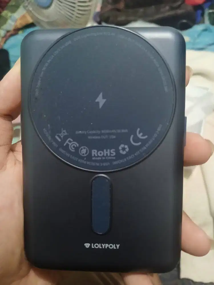 Di jual carbon magnetic wireless powerbank 8000 mAh