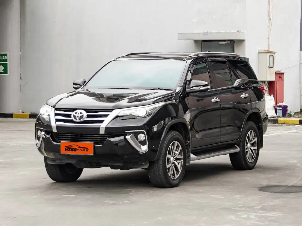Fortuner 2.4 VRZ AT Hitam 2017