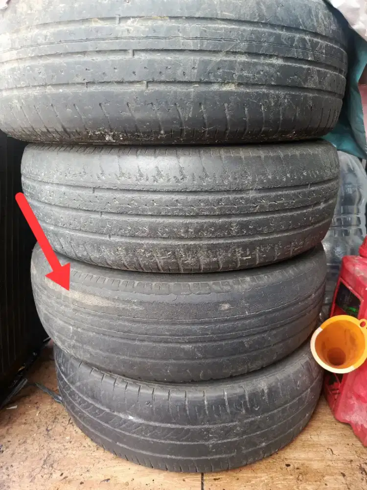 Ban + velg gratis tutup dop 4pcs
