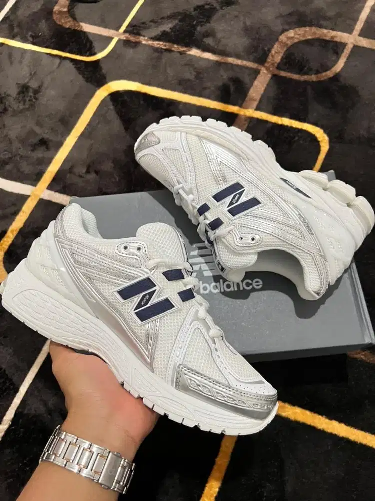 Sepatu New Balance 1906r