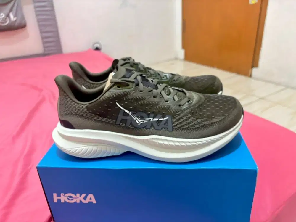 HOKA Mach 6 Wide BNIB Original size US 11 45 1/3