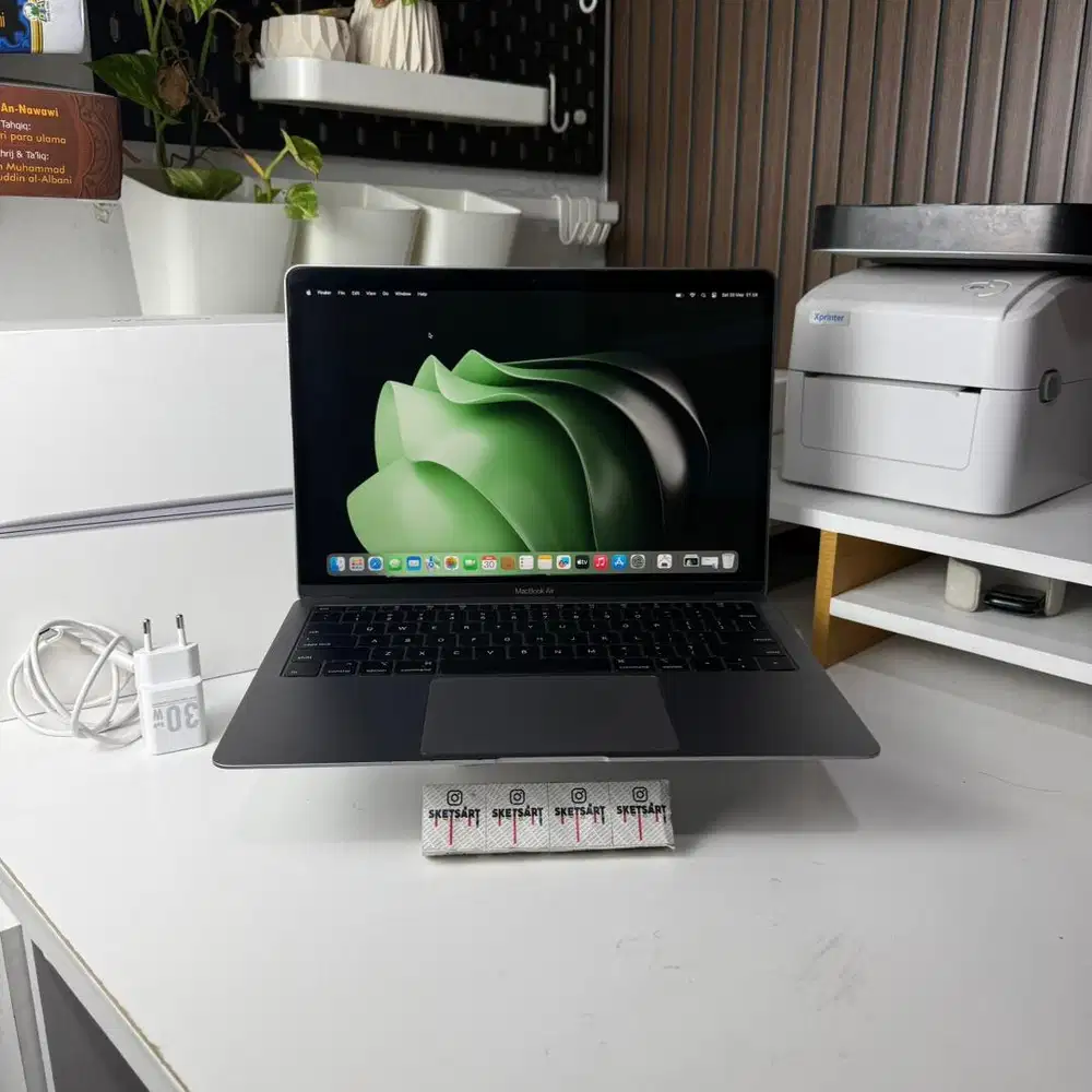MacBook Air 2019 i5 8gb 128gb Cycle Count 424