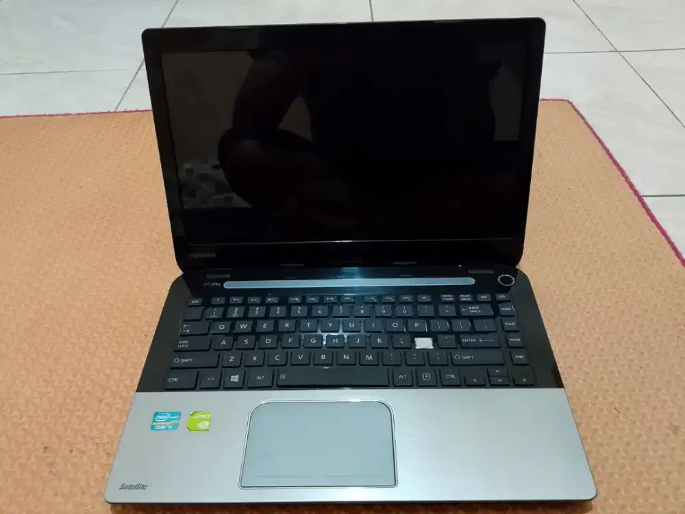 Laptop Toshiba Satellite S40-A