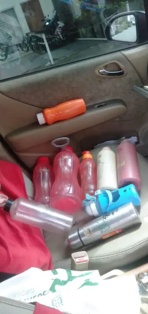 Di jual semua macam botol dan ukuran wa,hp aja murah meriah
