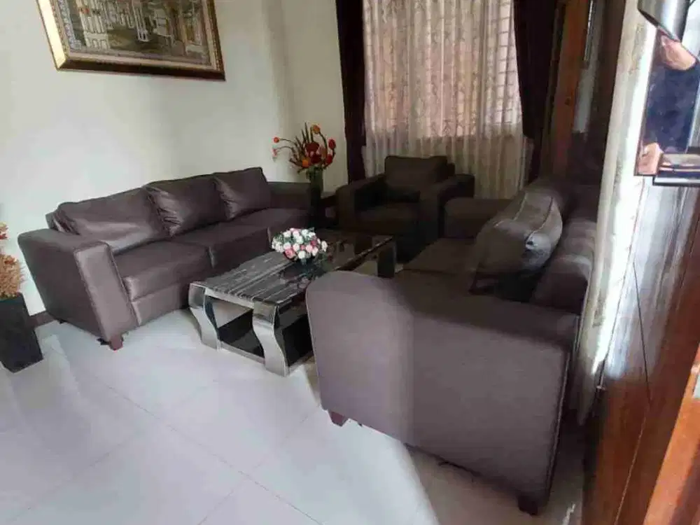 DI JUAL Rumah Full Furnished Ada taman dan Kolam Ikan Ciater Permai Tangsel, Ls