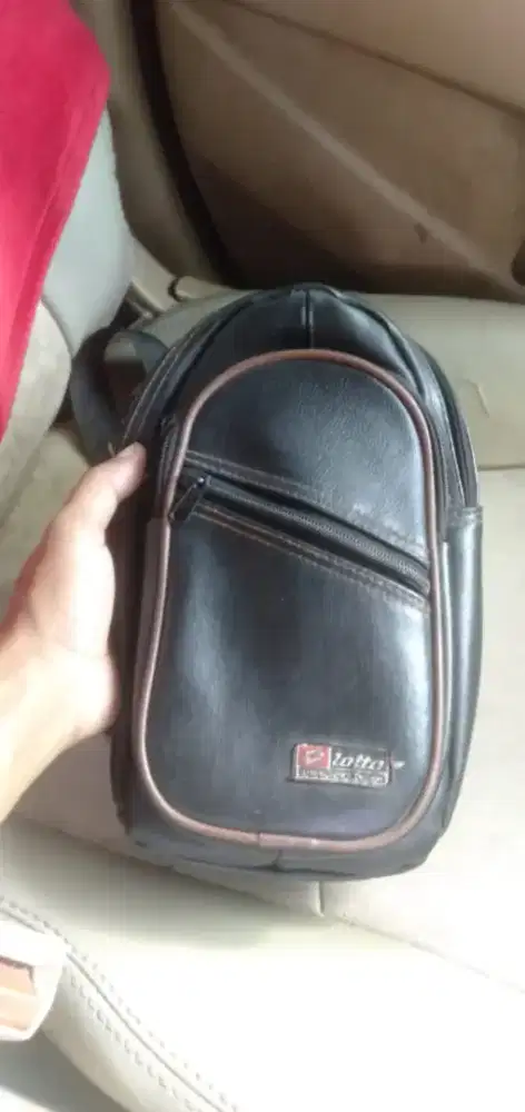 Di jual semua macam dan model tas cow,cew dan anak murah meriah