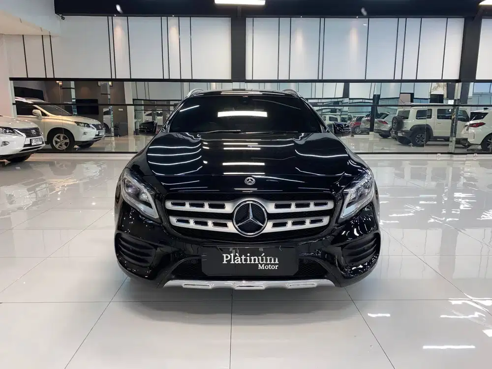 MERCEDES BENZ GLA 200 AT