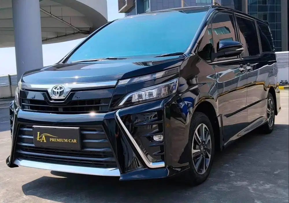 [ DIJUAL CEPAT BU] Toyota Voxy 2.0 A/T NIK 2018