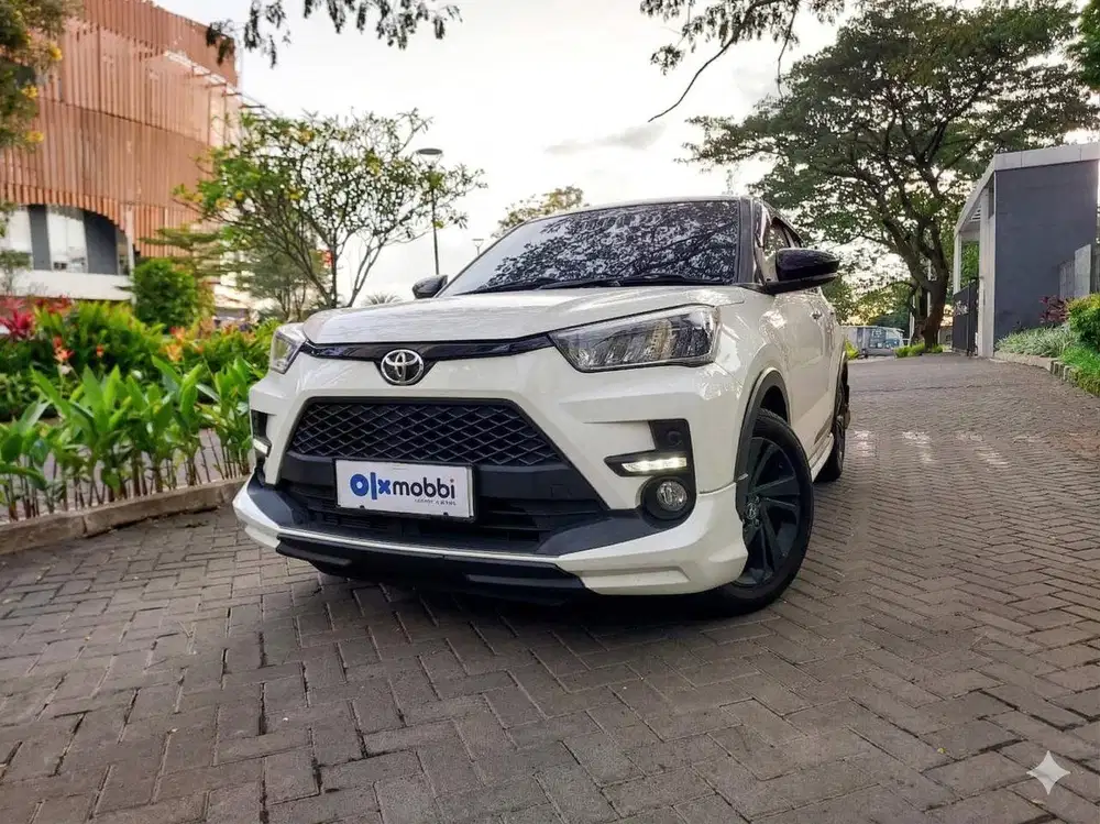 DP 1 JUTA Toyota Raize 1.0 GR Sport Two Tone AT 2022 Hitam CHFYB