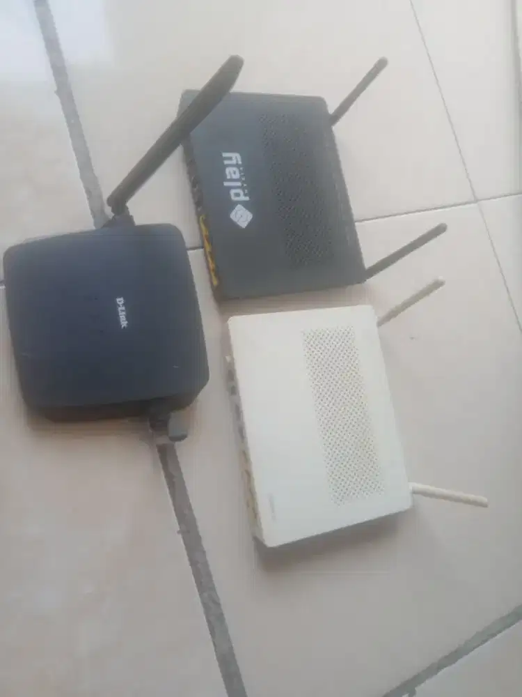 mesin wifi ada 3 yunit merek huwahwe normal