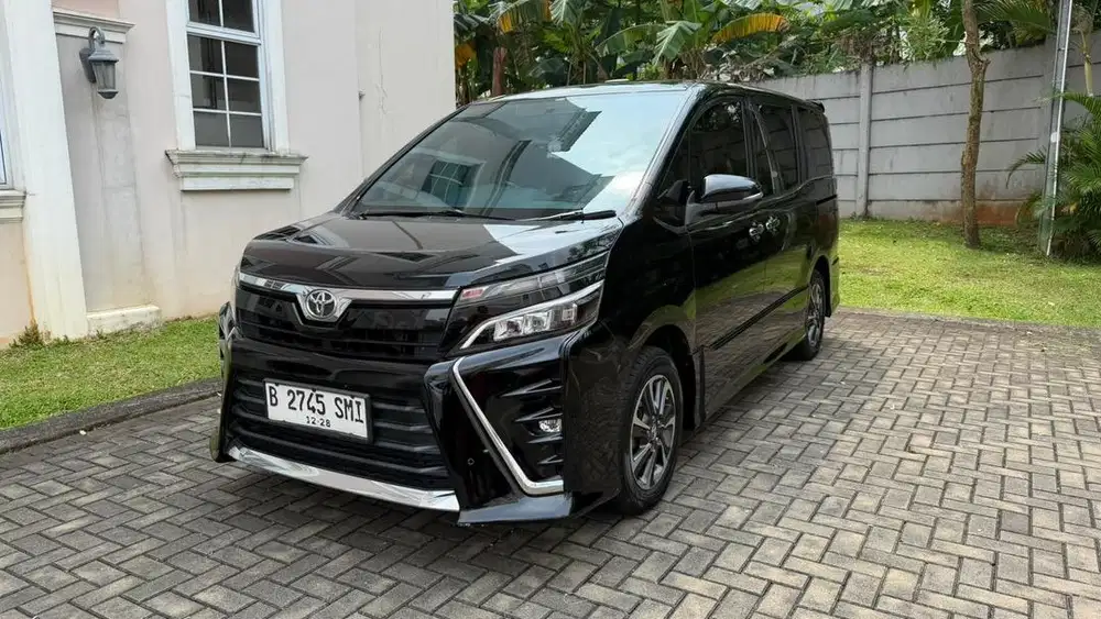 Toyota Voxy 2.0L NIK 2018