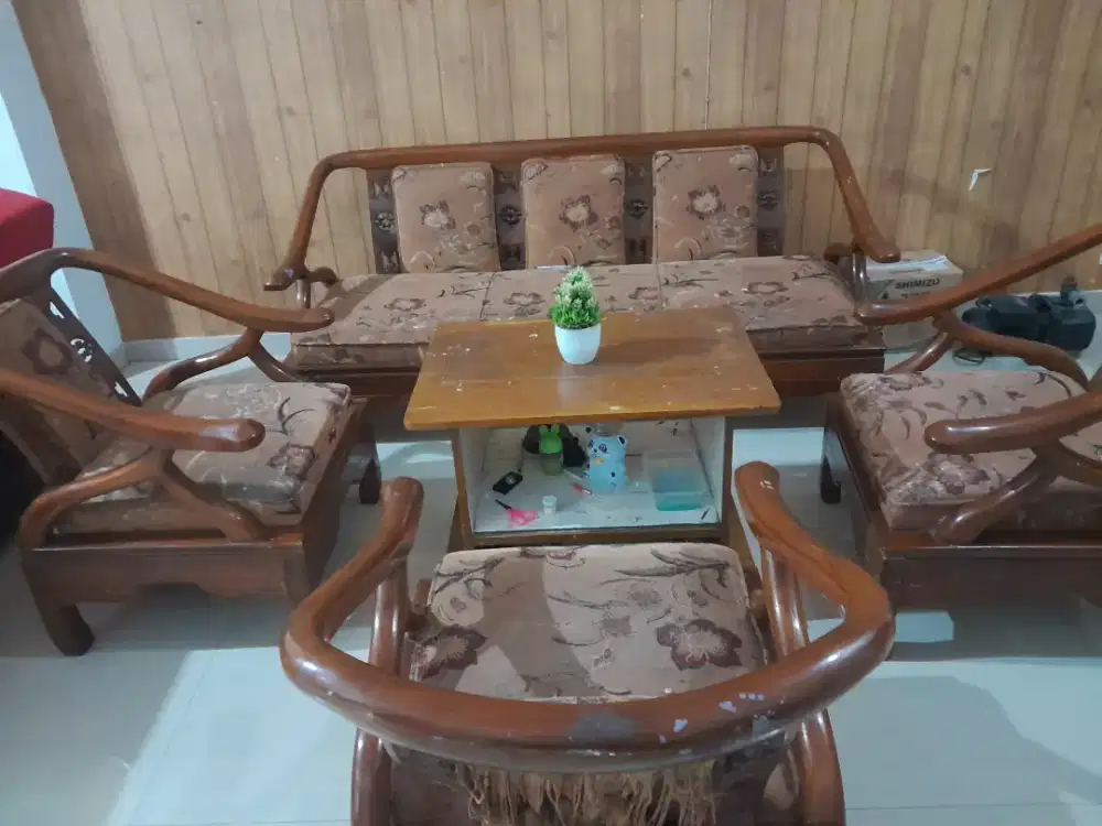 Miasi ikut jual kursi 1 set