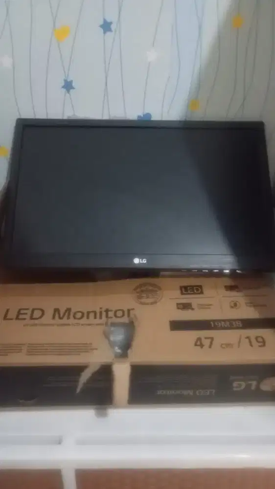 Monitor LG 19M kondisi masih bagus