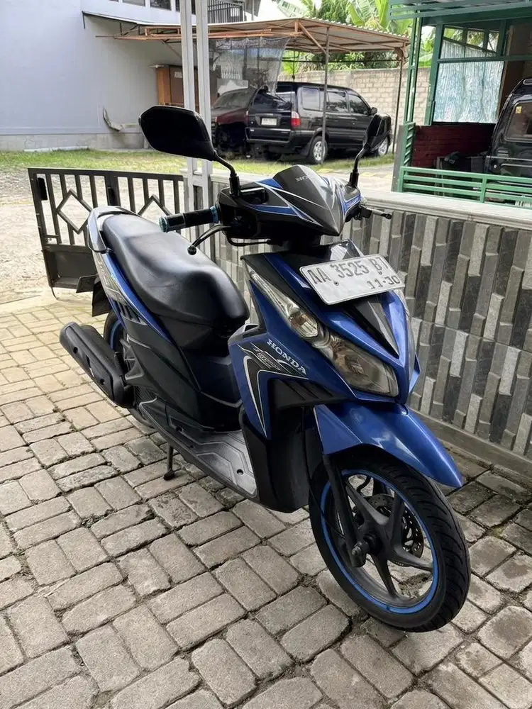 Vario Techno 2011 biru