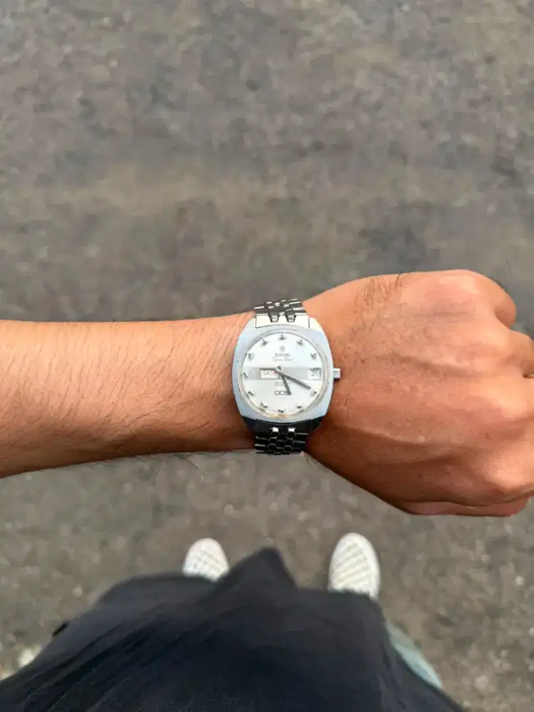 Jam tangan Titoni 009 Space Star 25 Jewels Rotomatic Swiss Made