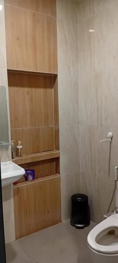JUAL RUMAH 3 LANTAI