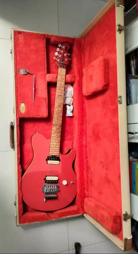 Ernie Ball Music Man Axis USA Fire Engine Red