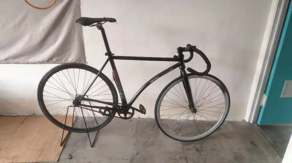 Di jual sepeda fixsi siap pake