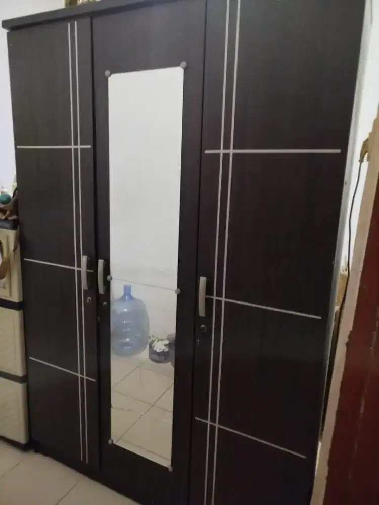 Dijual Lemari 3 Pintu