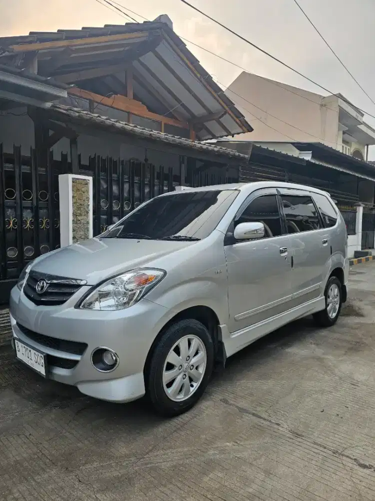 Toyota Avanza S 2011 AT