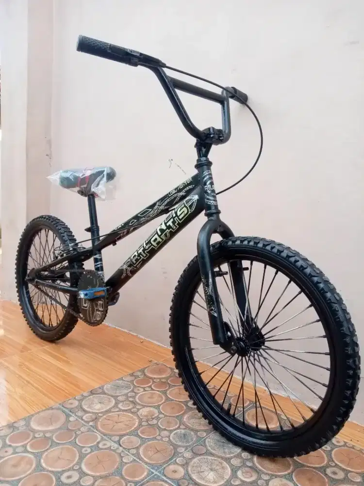 Sepeda BMX Ukuran 20.