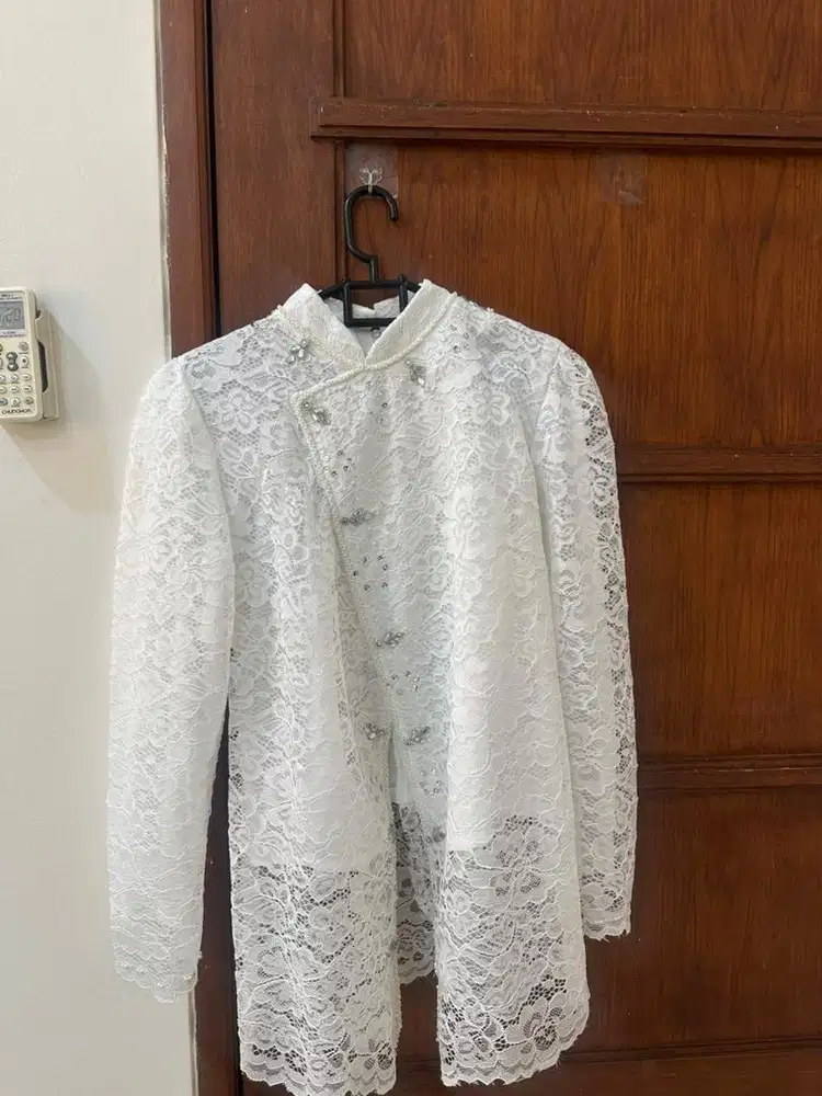 Baju Kebaya Bordir Putih Model Beskap